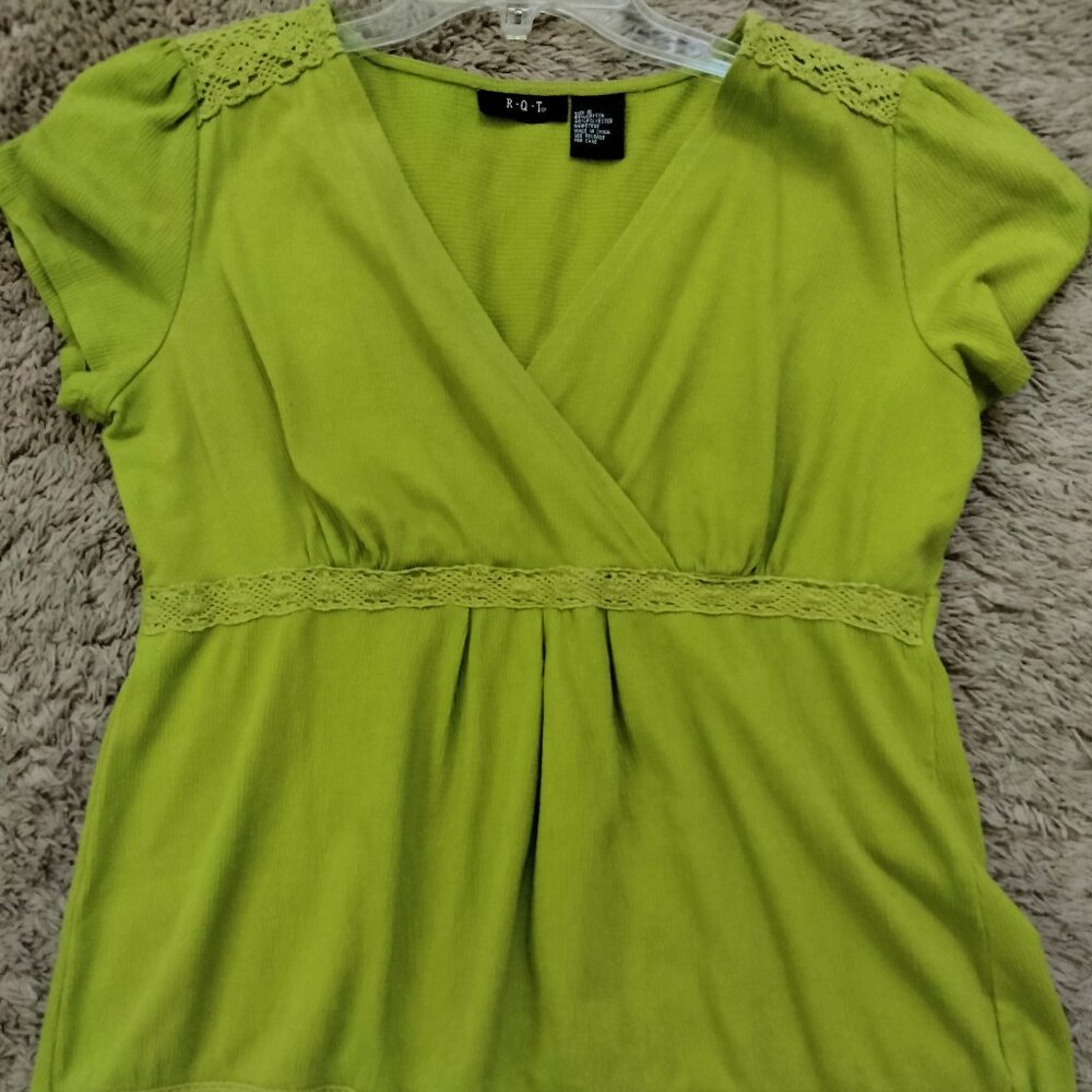 RQT short sleeve women's blouse
